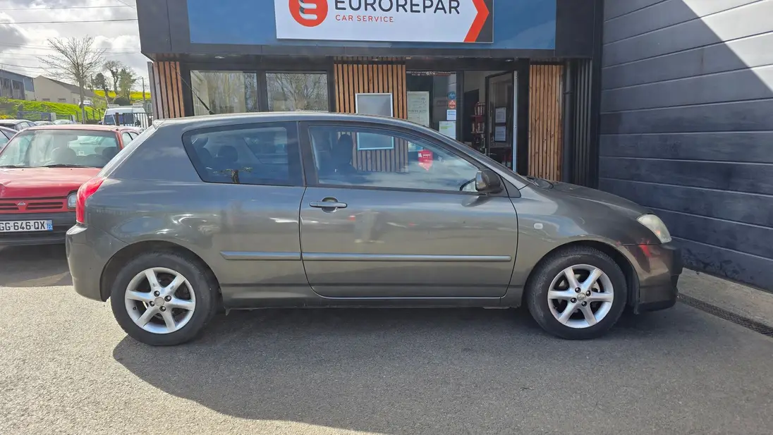 TOYOTA COROLLA IX phase 2