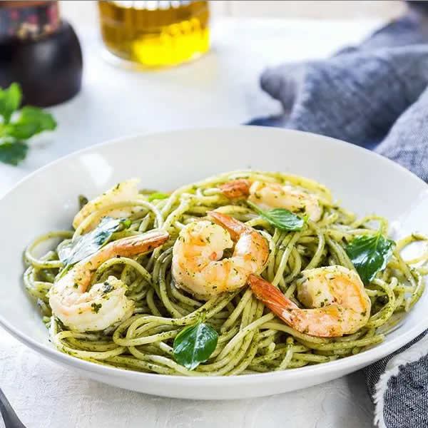 Spaghetti aux crevettes et pesto