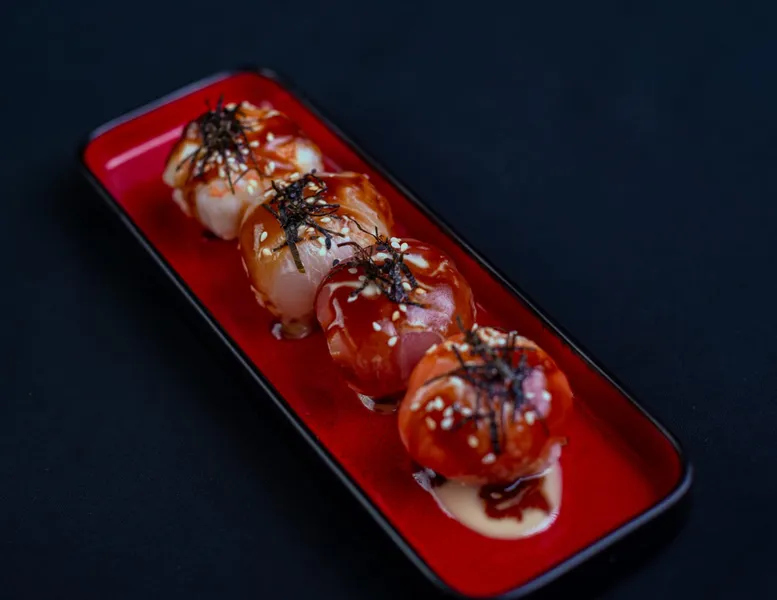 Nigiri balls