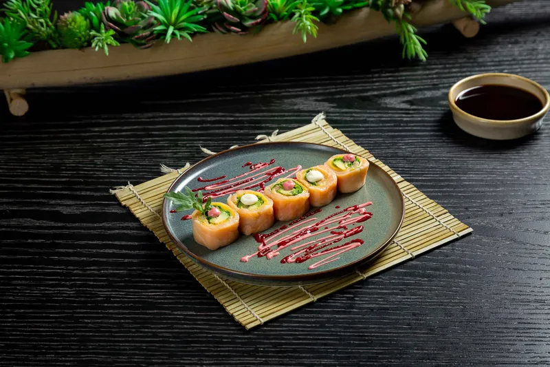 Salmon skin roll (8Pcs)
