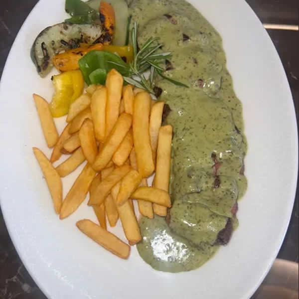 Filet de bœuf grillé  Sauce Café de Paris.