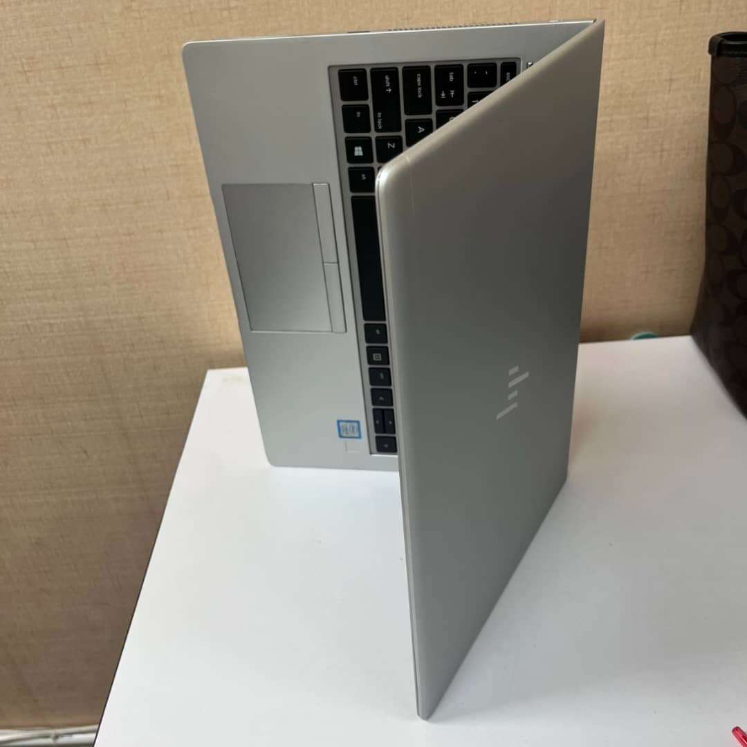 Pc hp core i5 840g5  8th generation 14 pouce